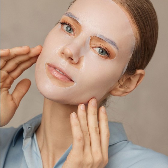Intensively regenerating and hydrating sheet mask with cooling and soothing effects AIMX “Cool Me”.